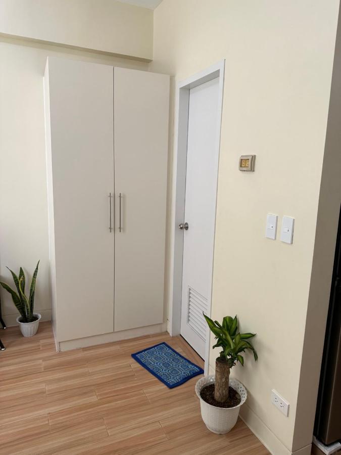 Aparthotel Neat Unit In Holland Park Southwoods Binan Esterno foto