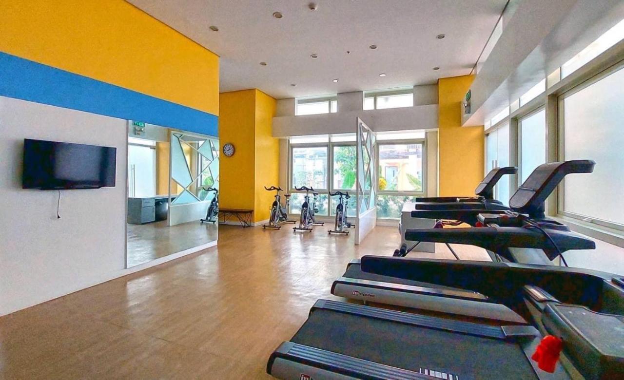 Aparthotel Neat Unit In Holland Park Southwoods Binan Esterno foto